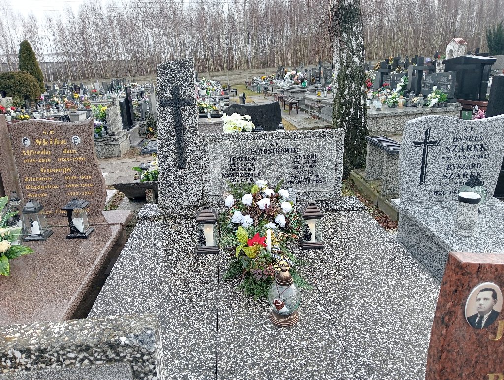 Grób Antoni Jarosik