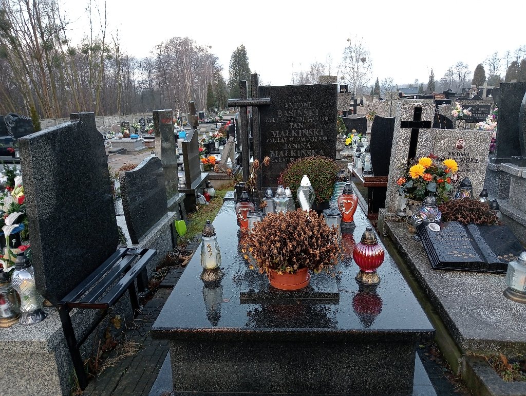 Grób Antoni Basiński